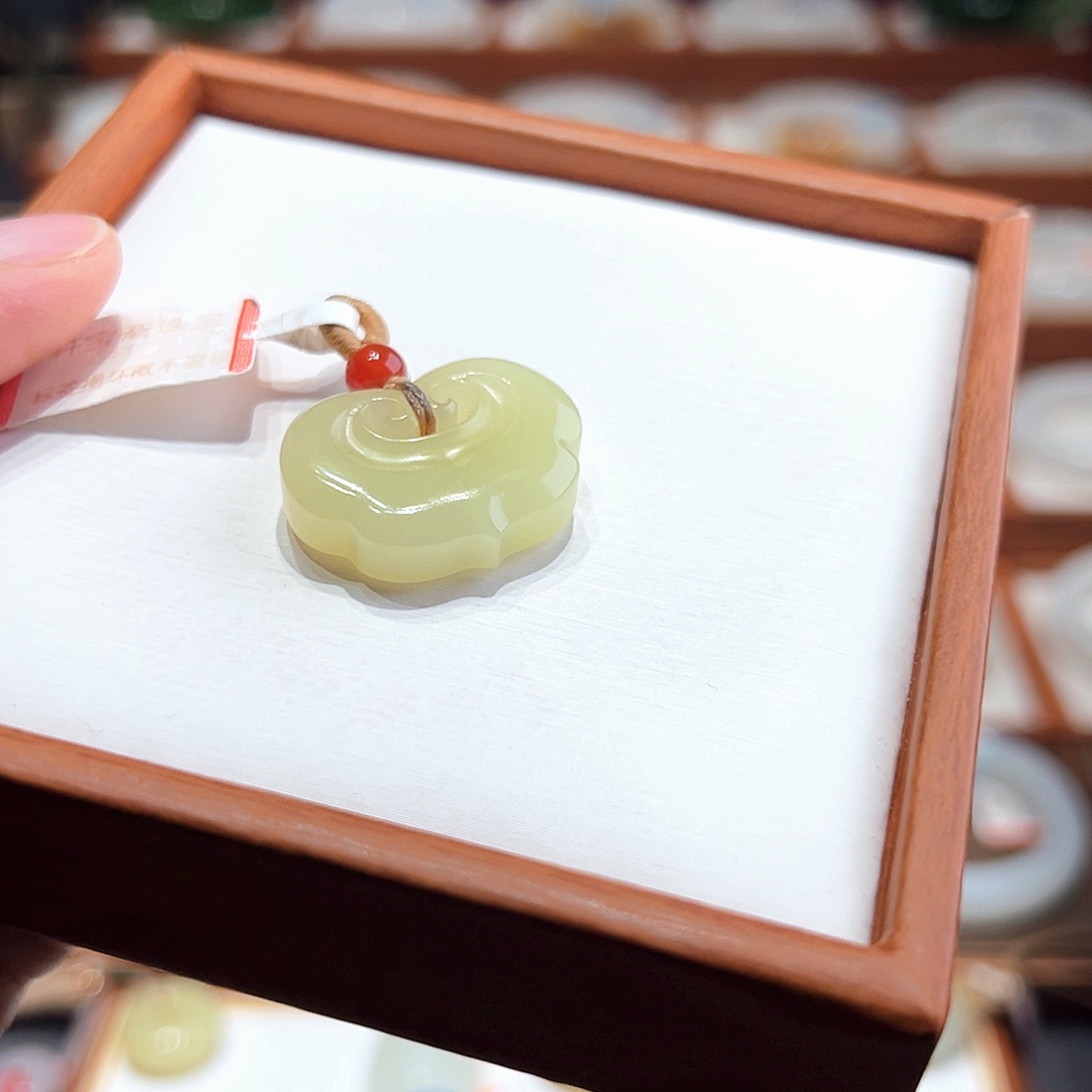 和田玉挂件未镶嵌