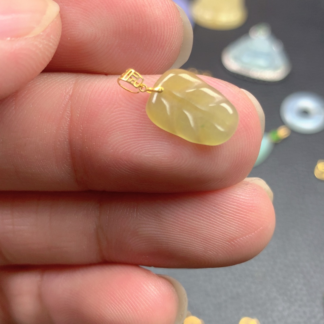 【闪购商品】颈饰18K金镶嵌翡翠翡翠