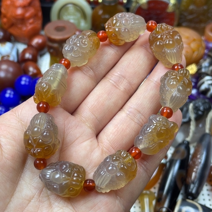 玛瑙/玉髓颈饰未镶嵌