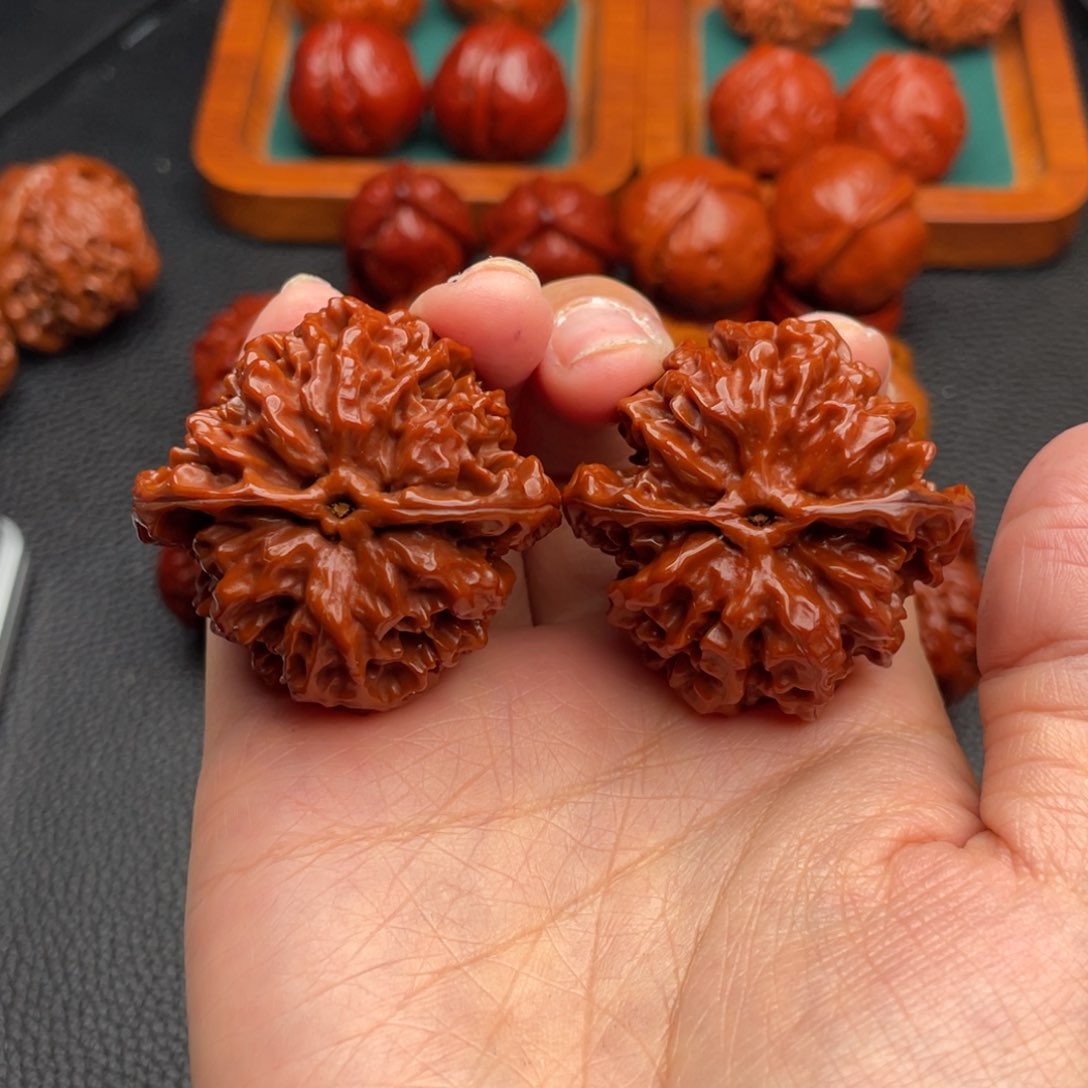 文玩核桃把件野生