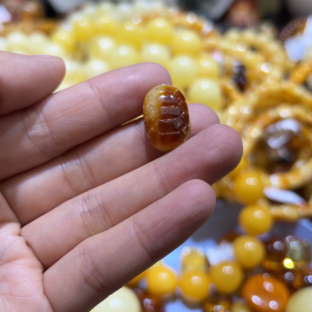 琥珀珠宝奇石未镶嵌