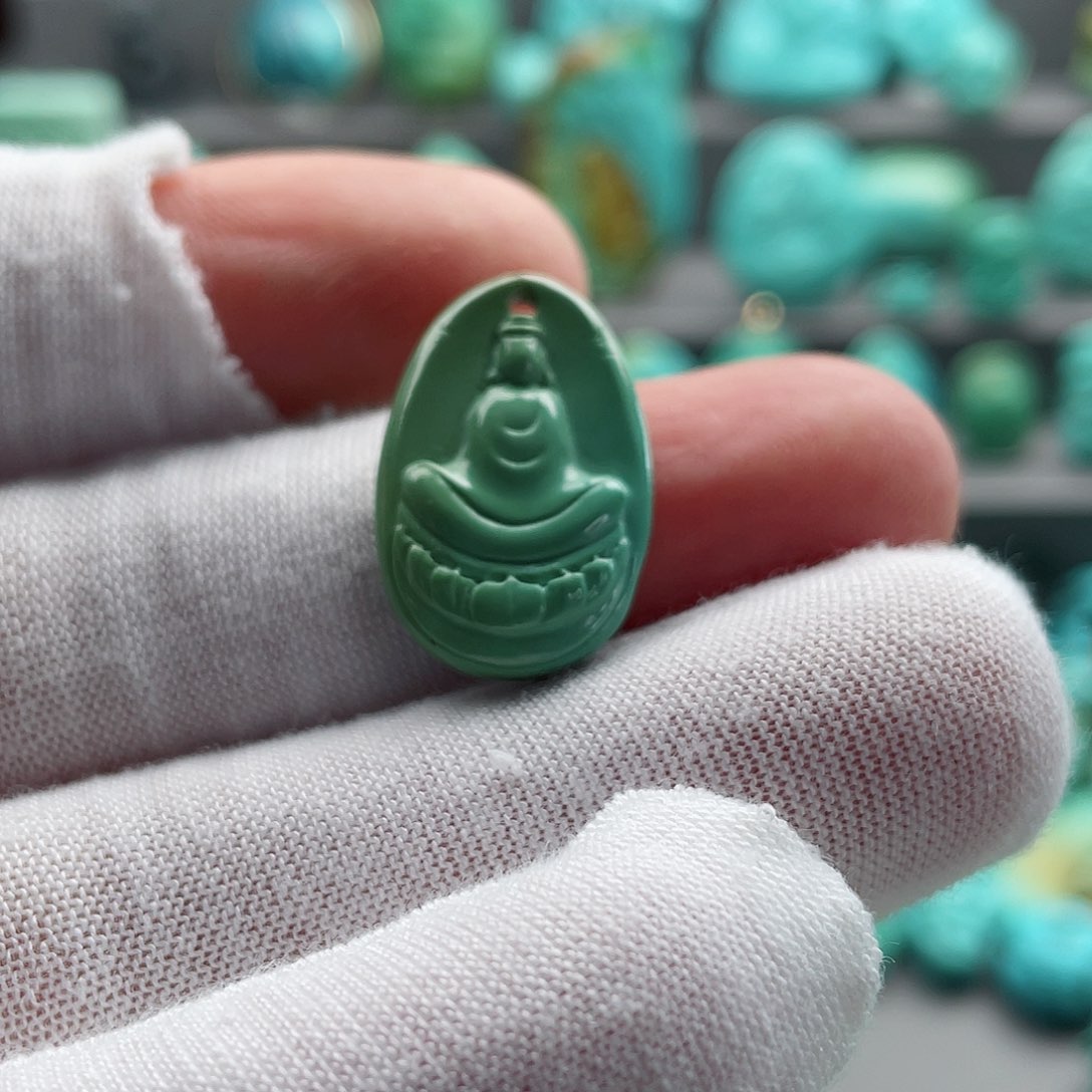 绿松石颈饰未镶嵌