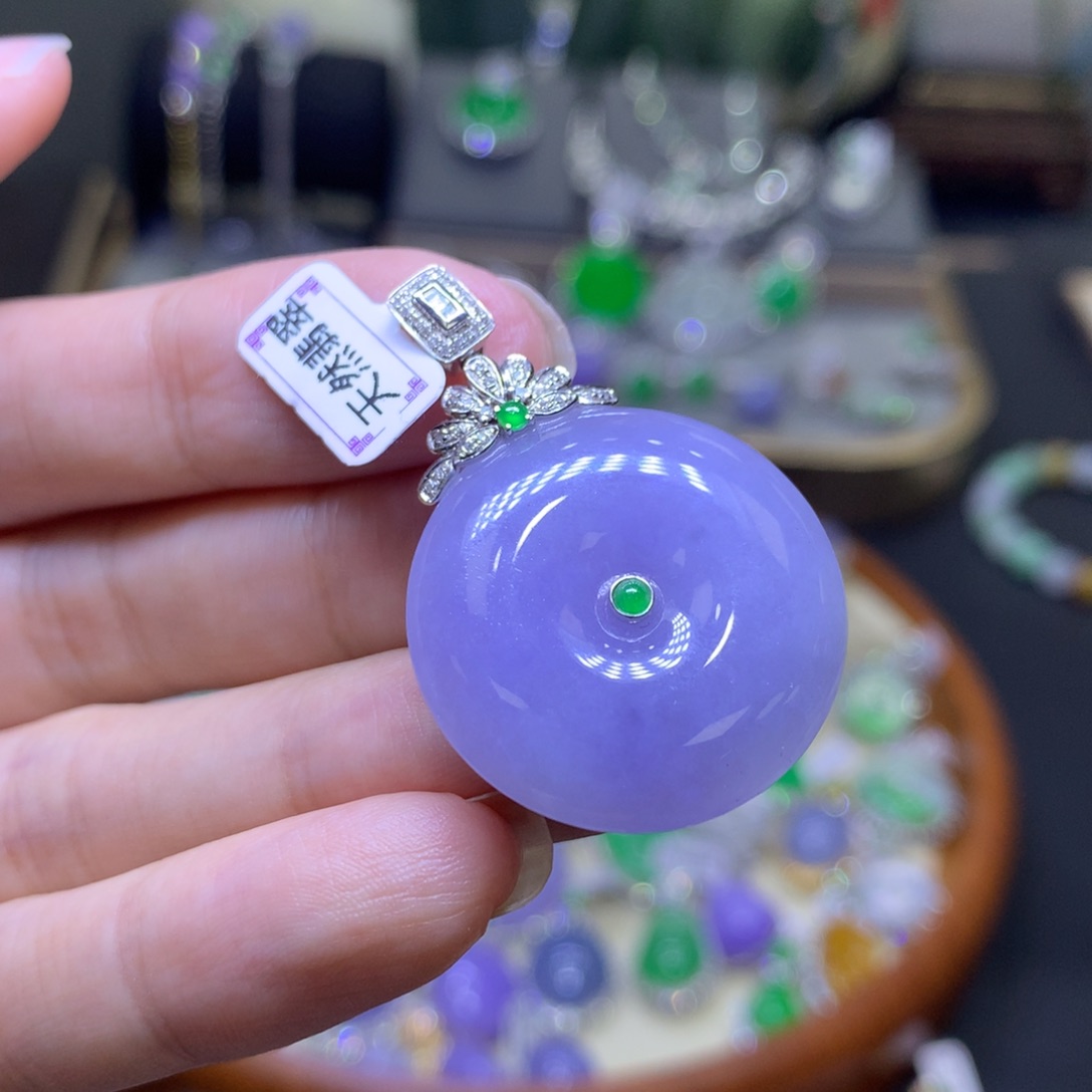 翡翠18K金镶嵌颈饰翡翠吊坠项链