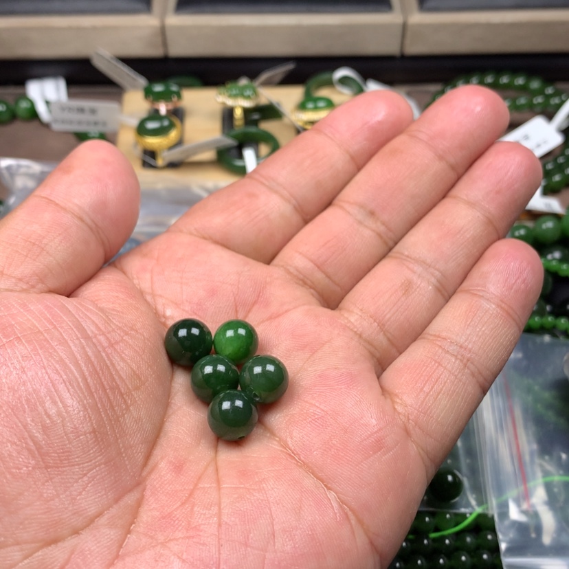 【闪购商品】颈饰未镶嵌和田玉（碧玉）甲*文10m m