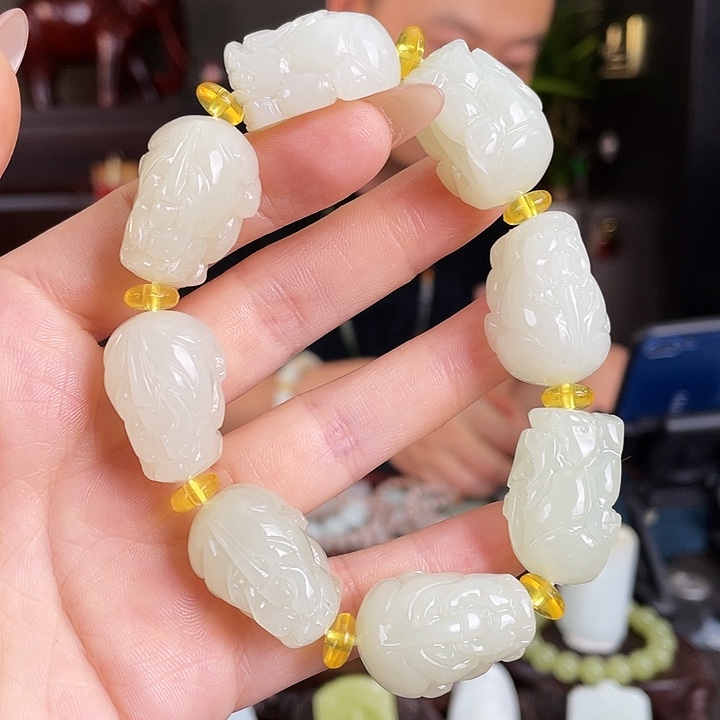 和田玉未镶嵌颈饰定制发货