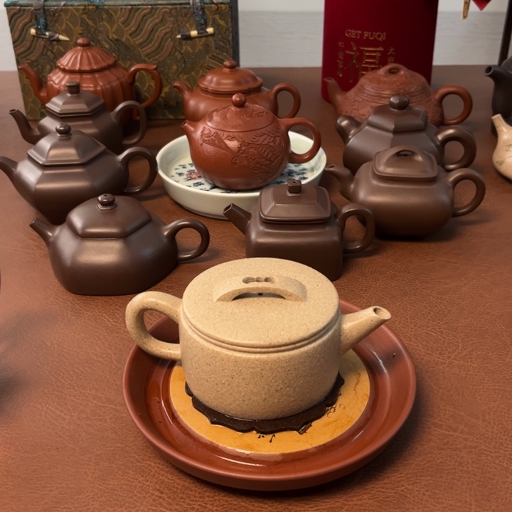 紫砂茶壶汉瓦白段半手壶