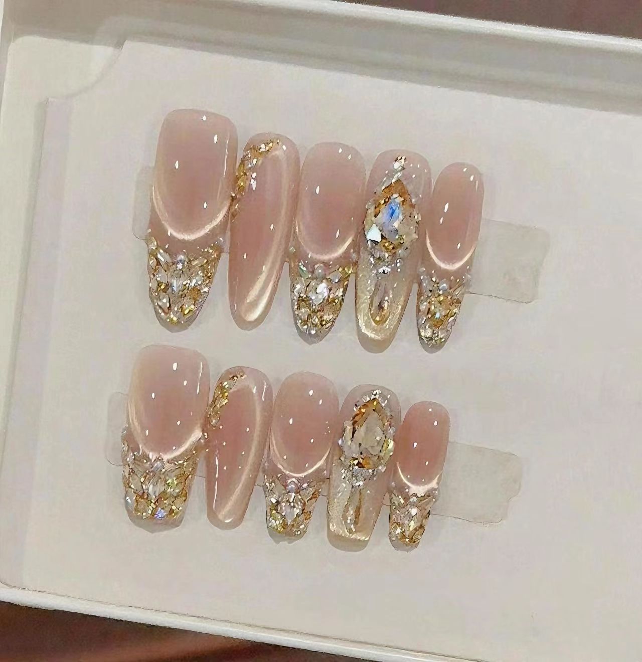 【金箔浮梦】爆闪蝴蝶设计气质轻奢显白穿戴式猫眼美甲贴片