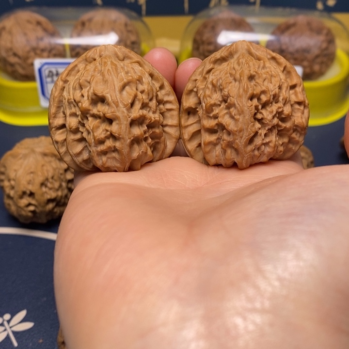 把件文玩核桃三角白