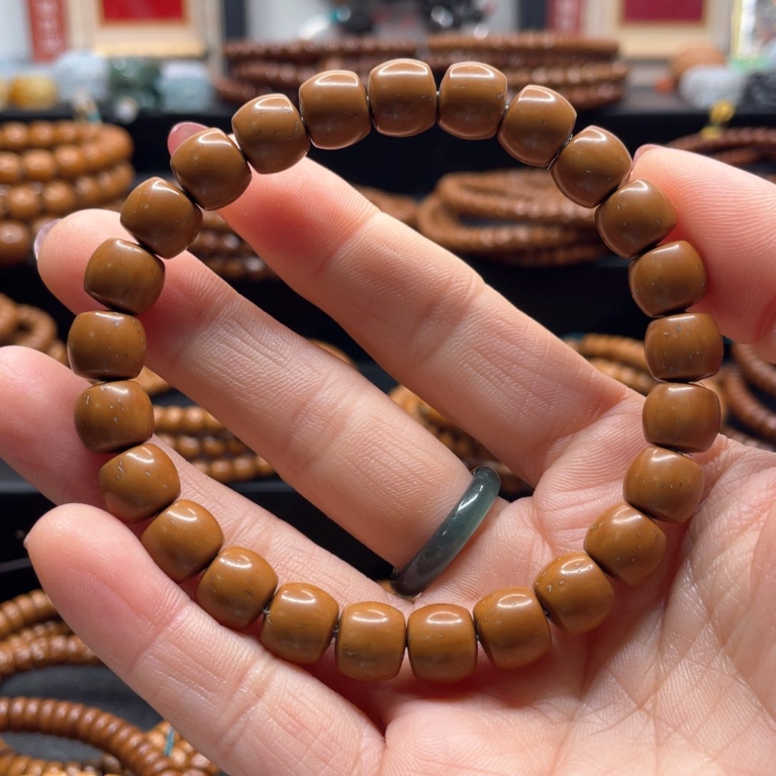 紫金鼠手串柒**一9*8实心弧切手串