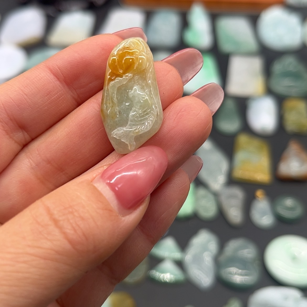 【闪购商品】翡翠颈饰未镶嵌莲花鱼