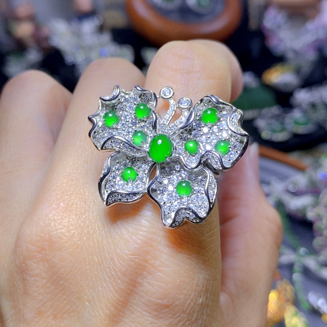 翡翠颈饰银S925镶嵌天然翡翠