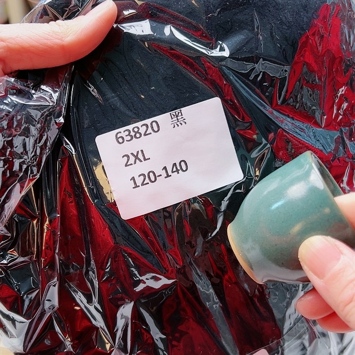 25588798898999898999