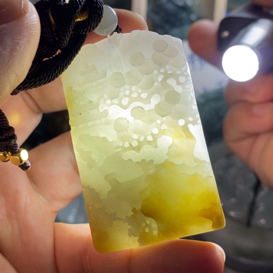 翡翠未镶嵌颈饰翡