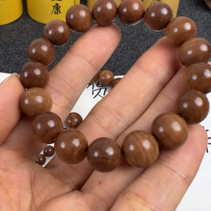 木檀香1.2供奉料……………………瑕疵