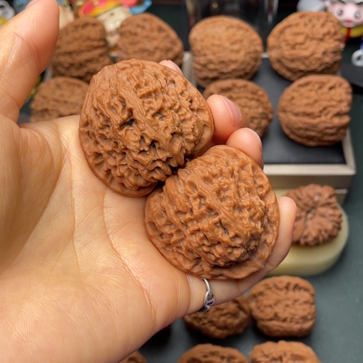 吊坠文玩核桃424140尺三角微凹底