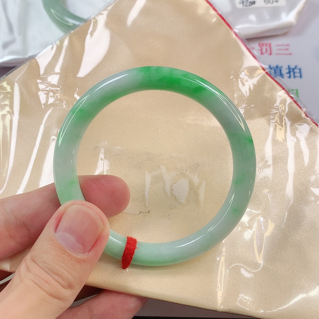 翡翠未镶嵌手镯翡翠手镯555