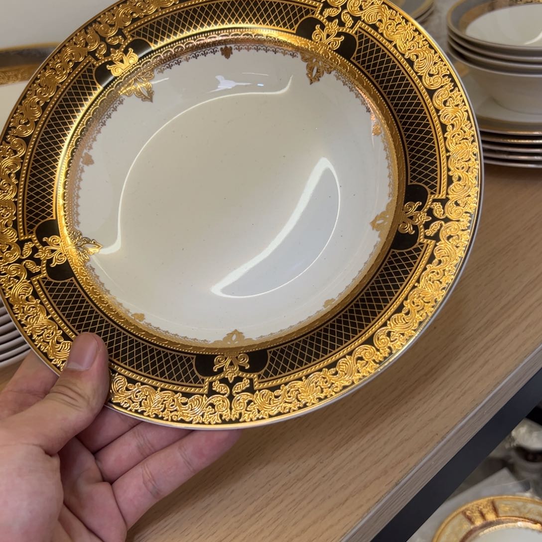 瓷片9寸草帽盘两个一单尾单