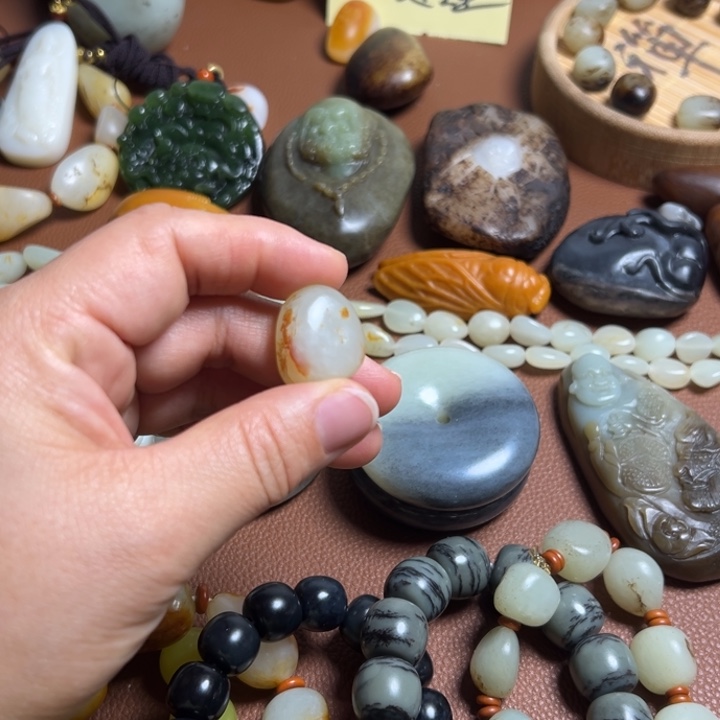 和田玉未镶嵌珠宝奇石