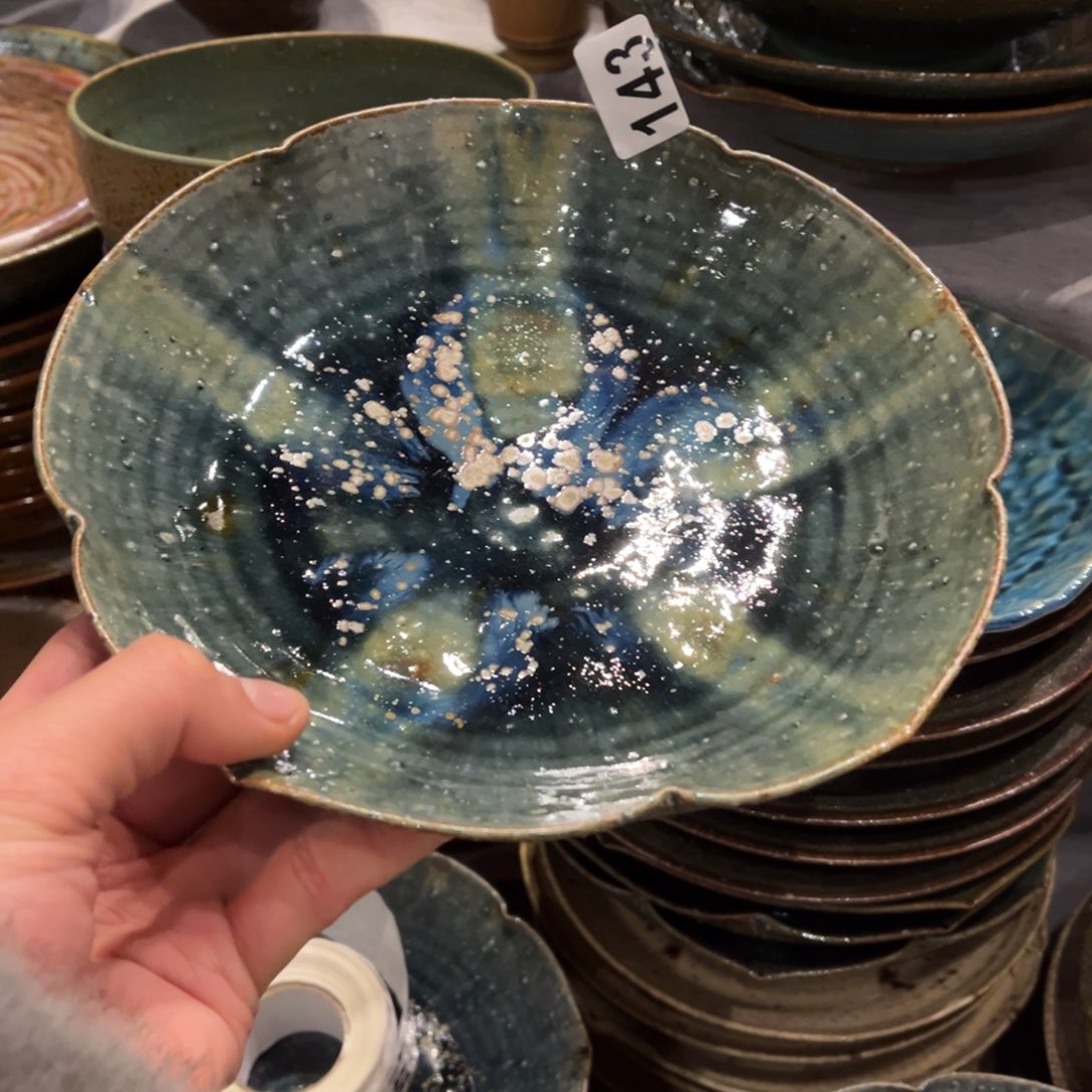 瓷片好*姐24号出逃，蓝色花瓣盘一个