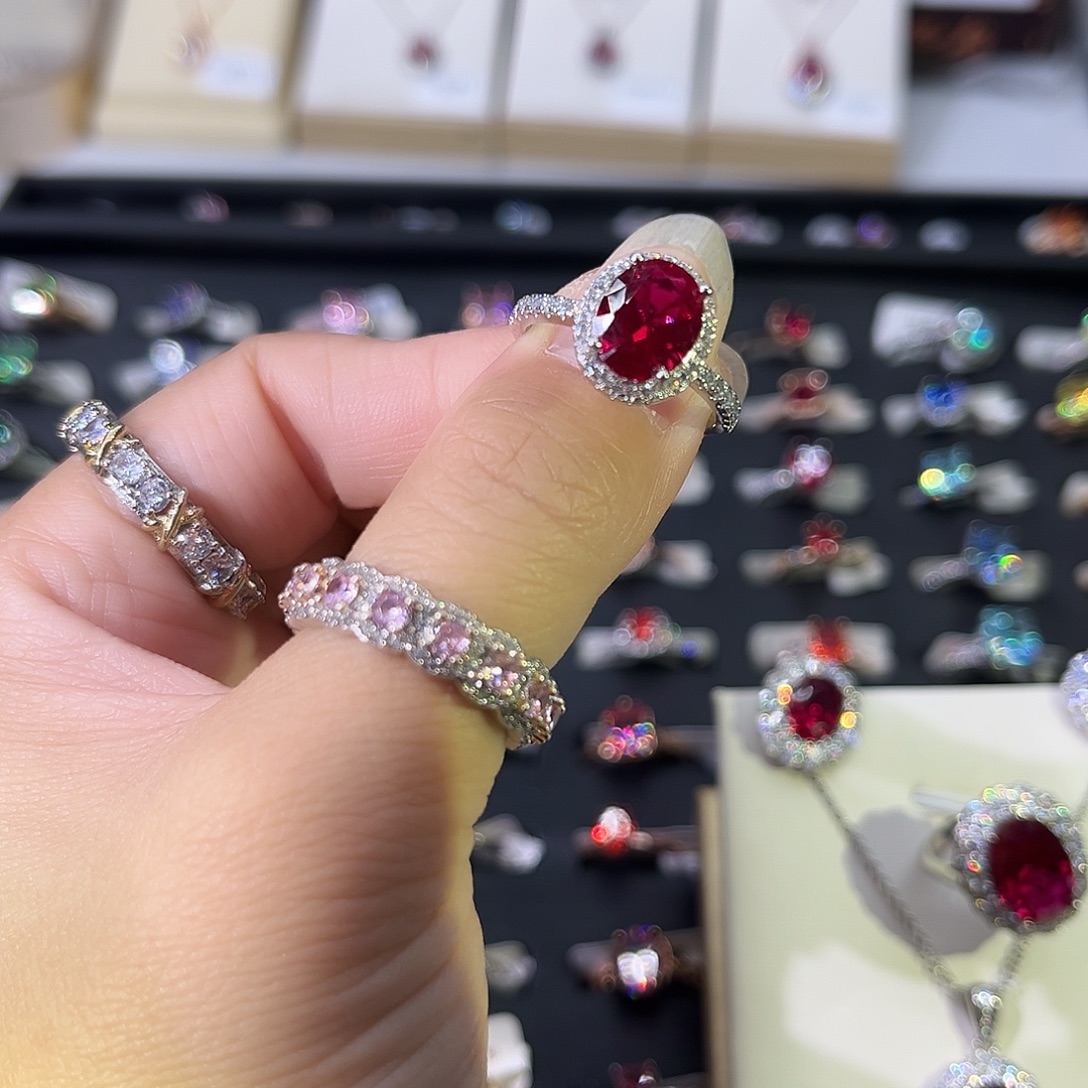 莫桑石非金属SH微镶鸽子蛋红宝三卡-18