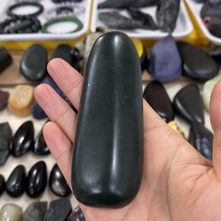 玉新疆戈壁手把件 186 克