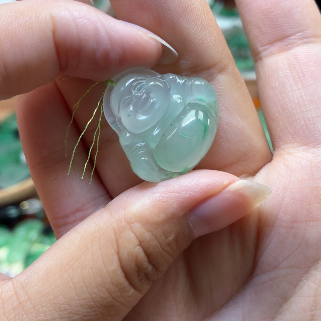 石英质玉（非洲翠）未镶嵌颈饰