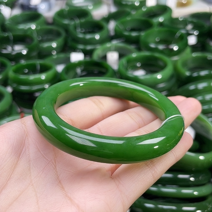 未镶嵌手镯和田玉（碧玉）