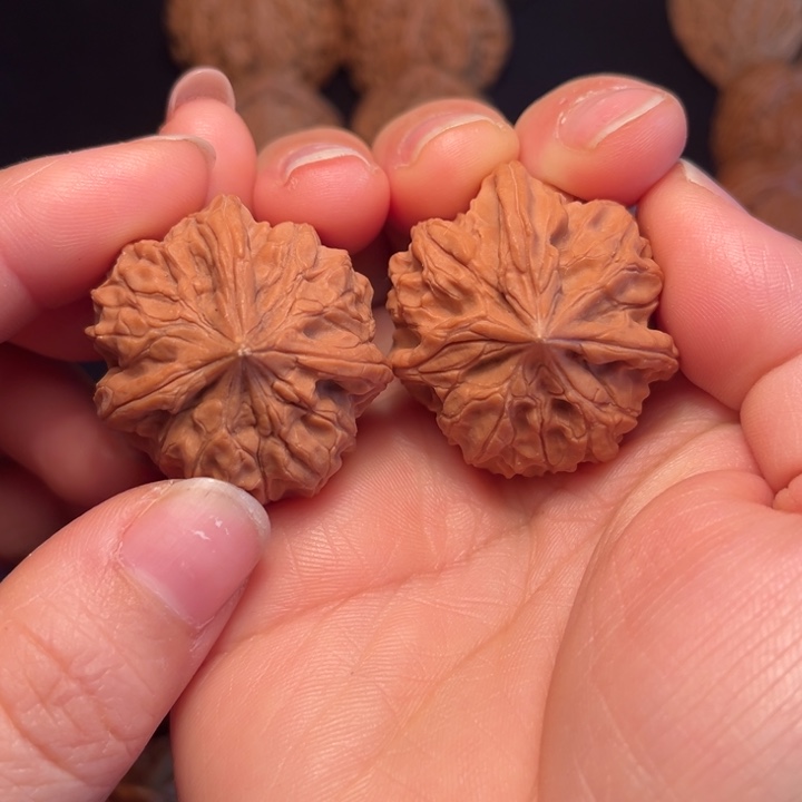 文玩核桃把件三棱34