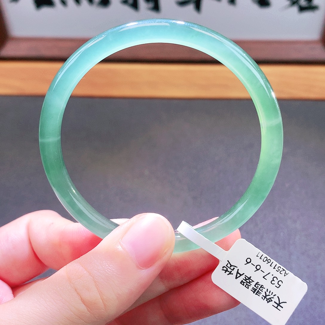 翡翠未镶嵌手镯天然翡翠