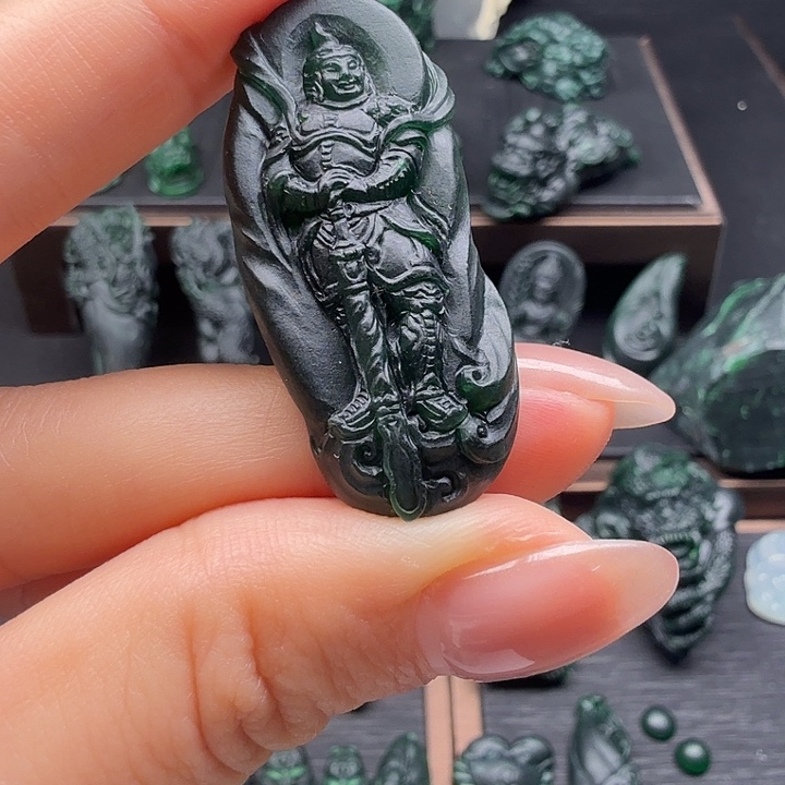 定制翡翠未镶嵌挂件