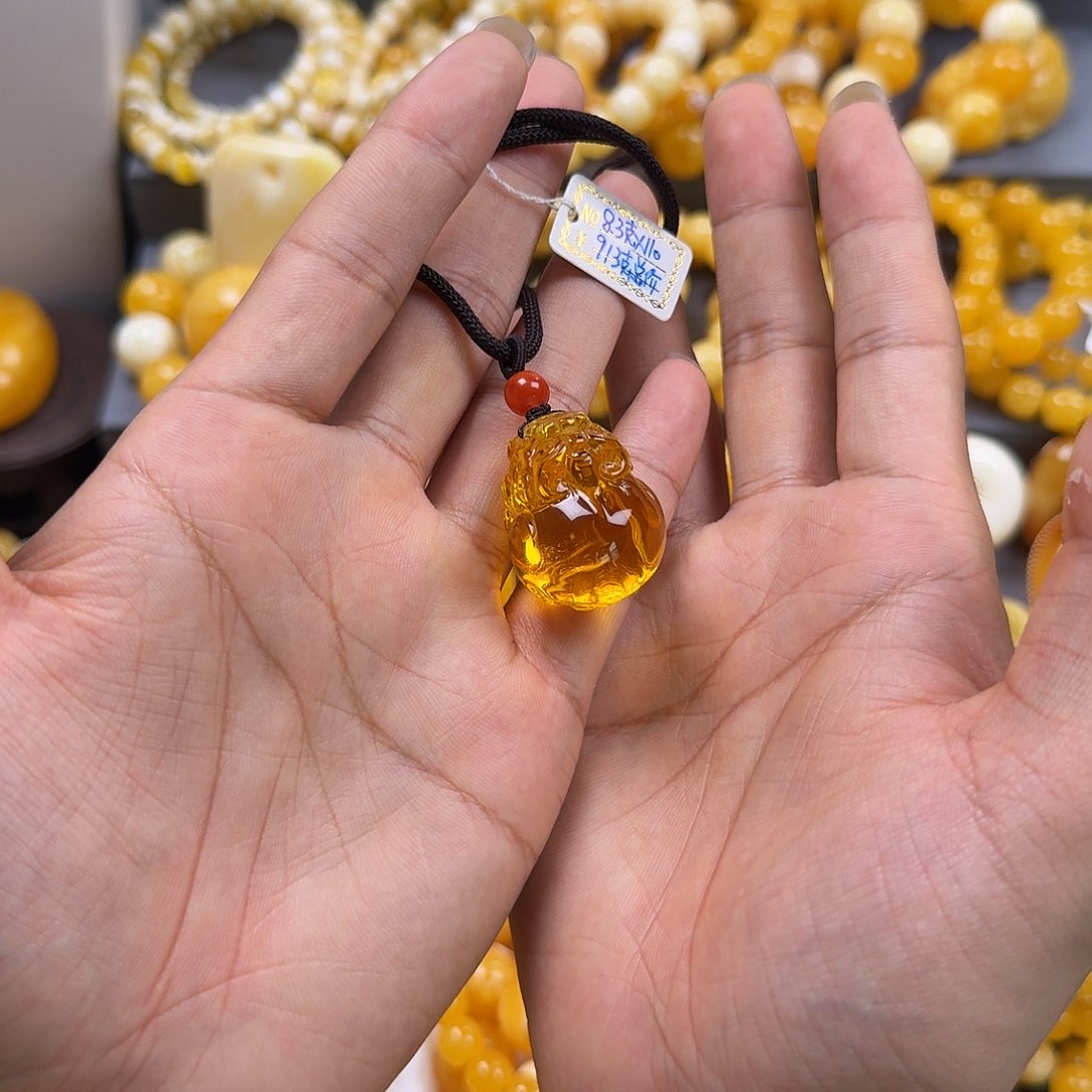 琥珀珠宝奇石未镶嵌