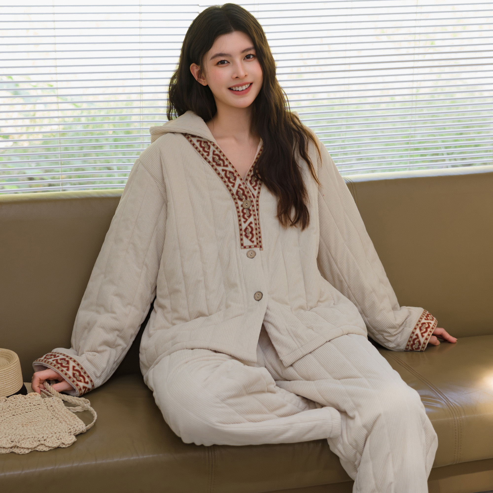 族玛士秋冬睡衣女灯芯绒夹棉加绒加厚保暖刺绣女可外穿家居服套装