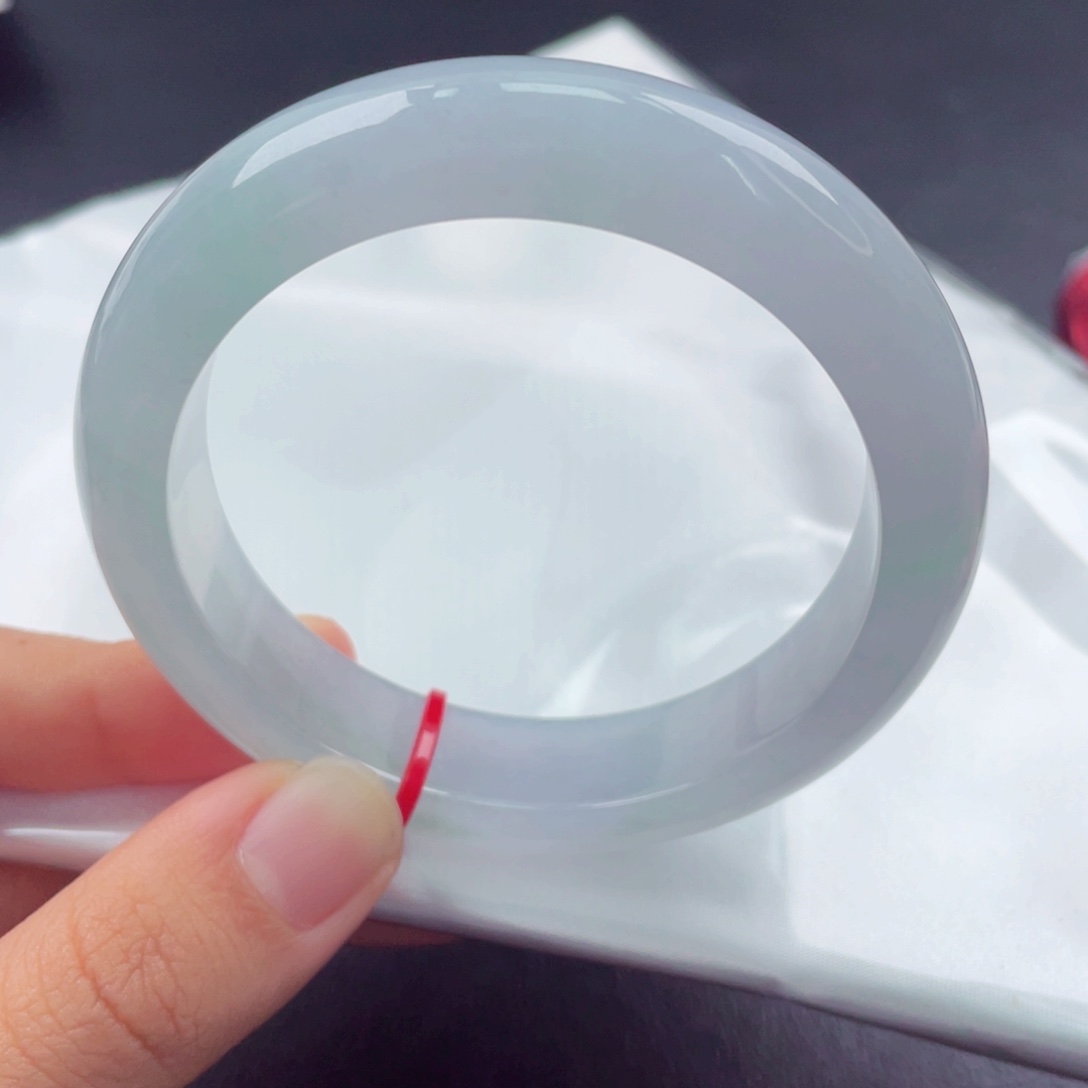 敏***ｏ翡翠未镶嵌手镯55正圈