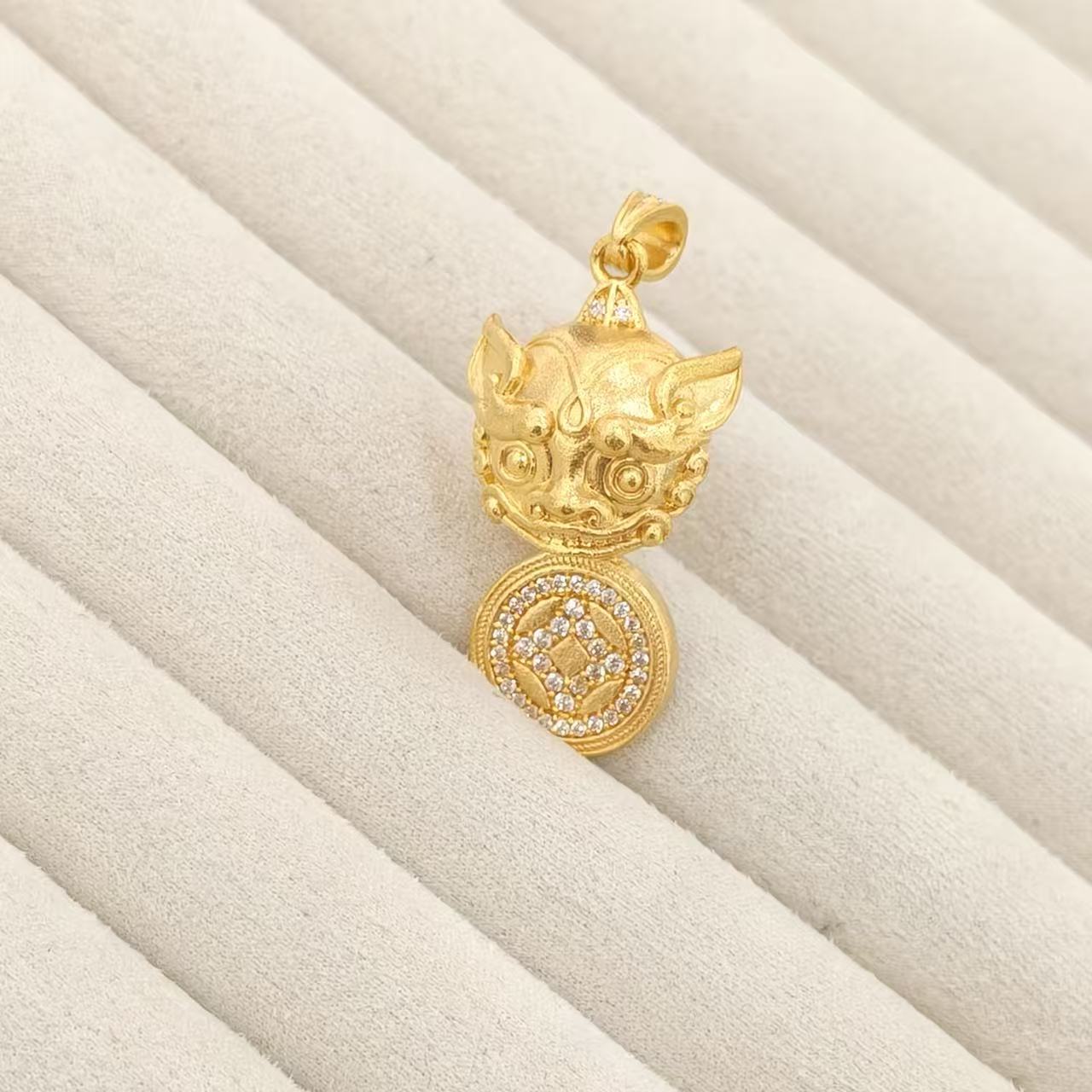 足银银制品 足银吊坠 镶钻怪兽吊坠