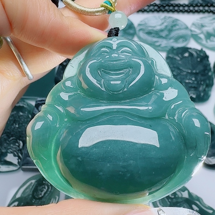 翡翠未镶嵌颈饰多样性发其一