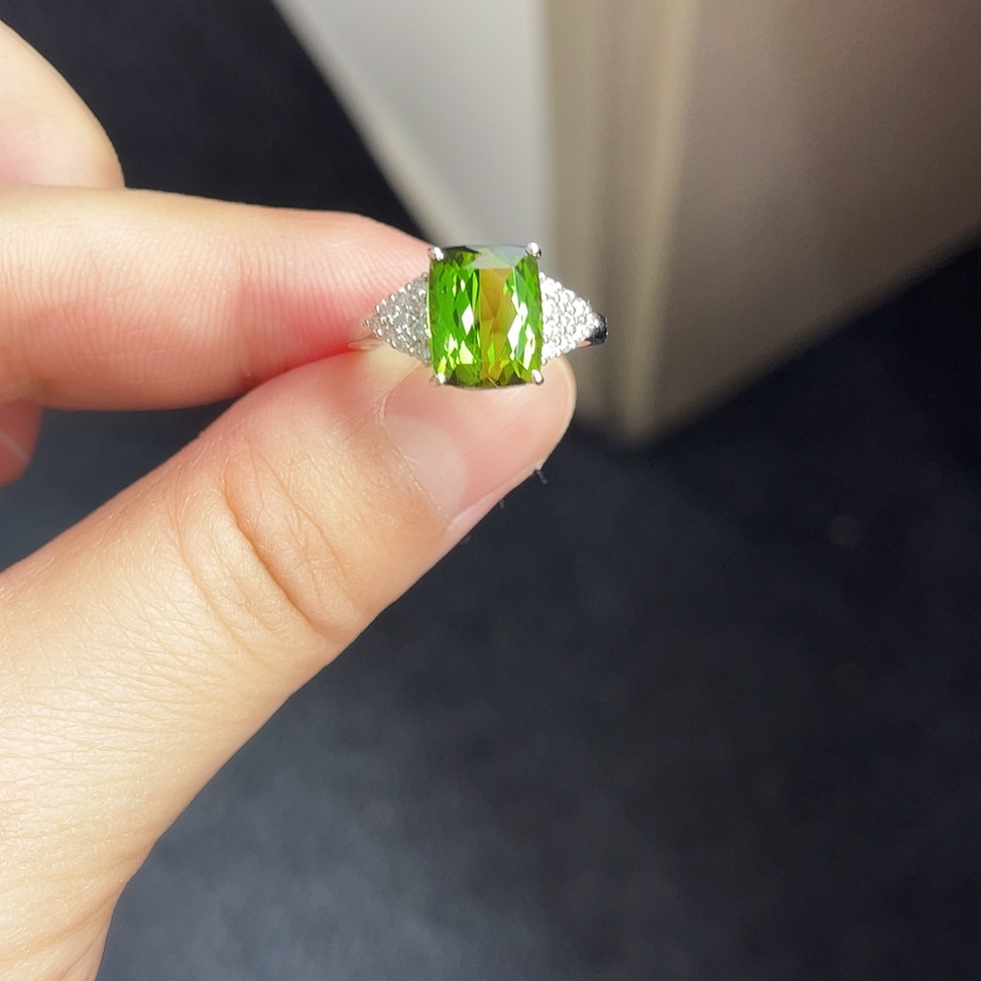 碧玺戒指18K金镶嵌绿碧玺