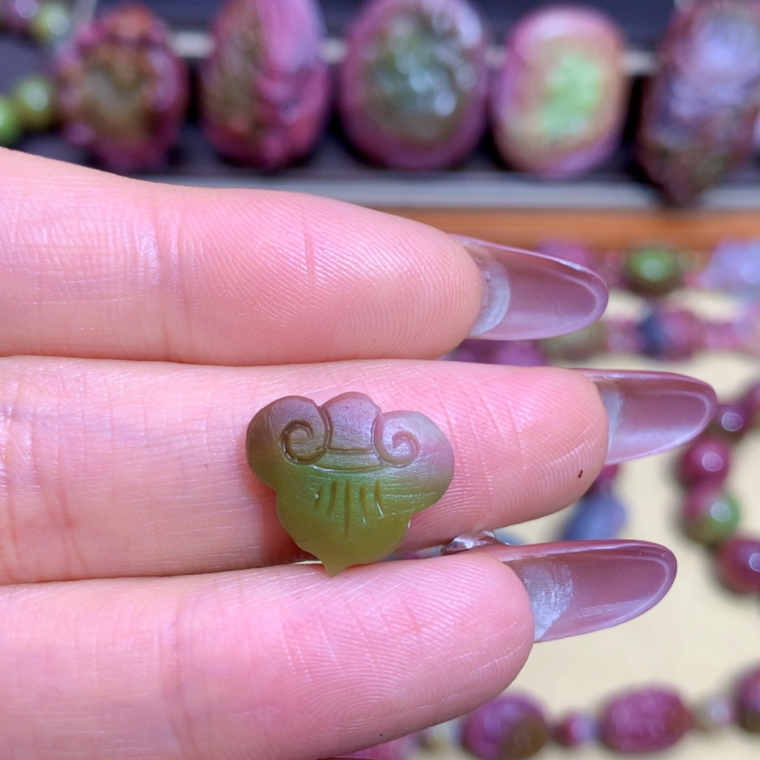 玛瑙挂件未镶嵌盐源