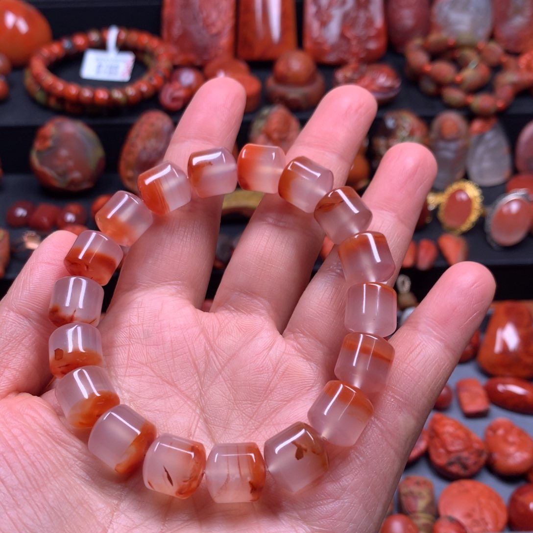 南红玛瑙手串11m m未镶嵌