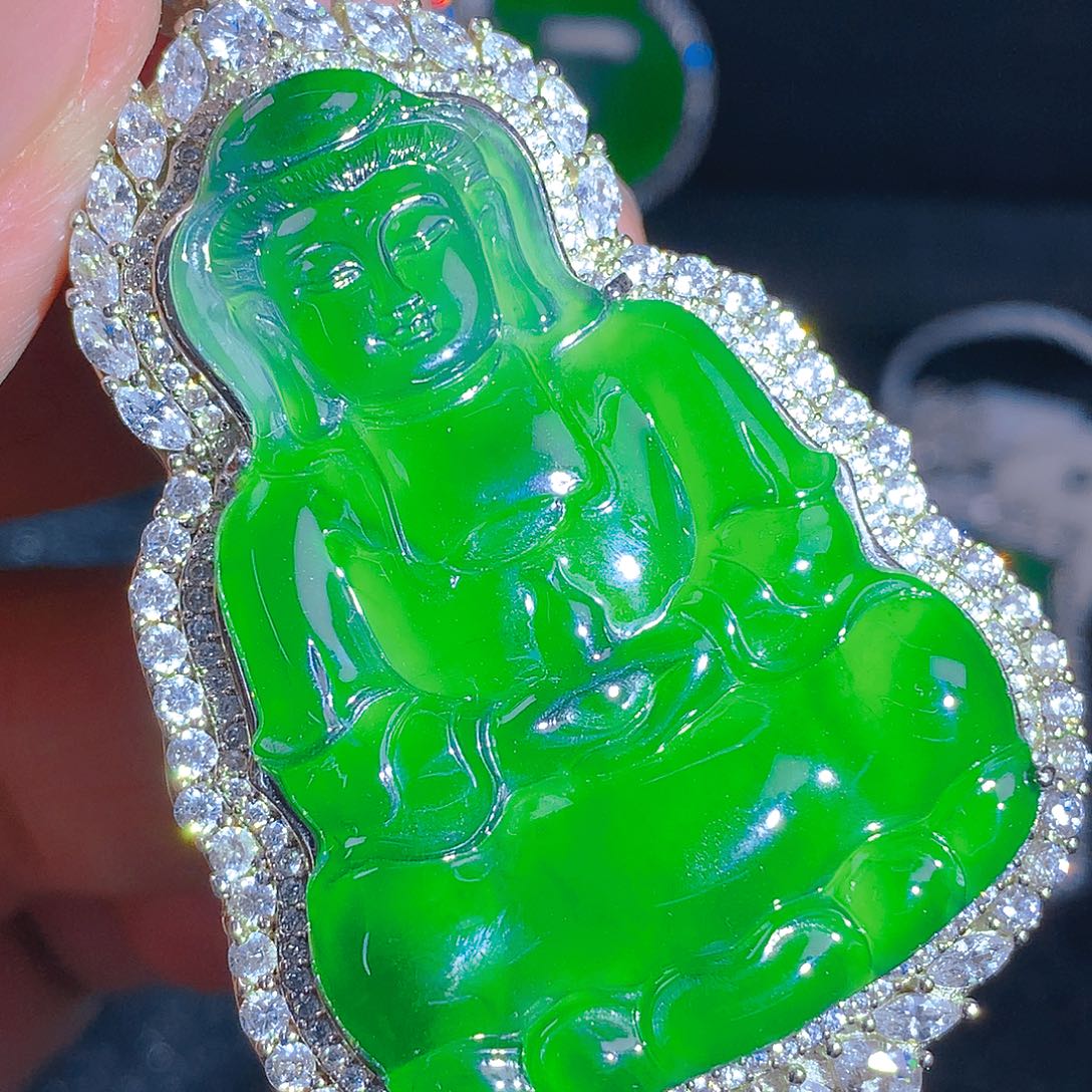 翡翠颈饰银S925镶嵌吊坠