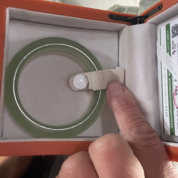 蛇纹石玉未镶嵌珠宝奇石