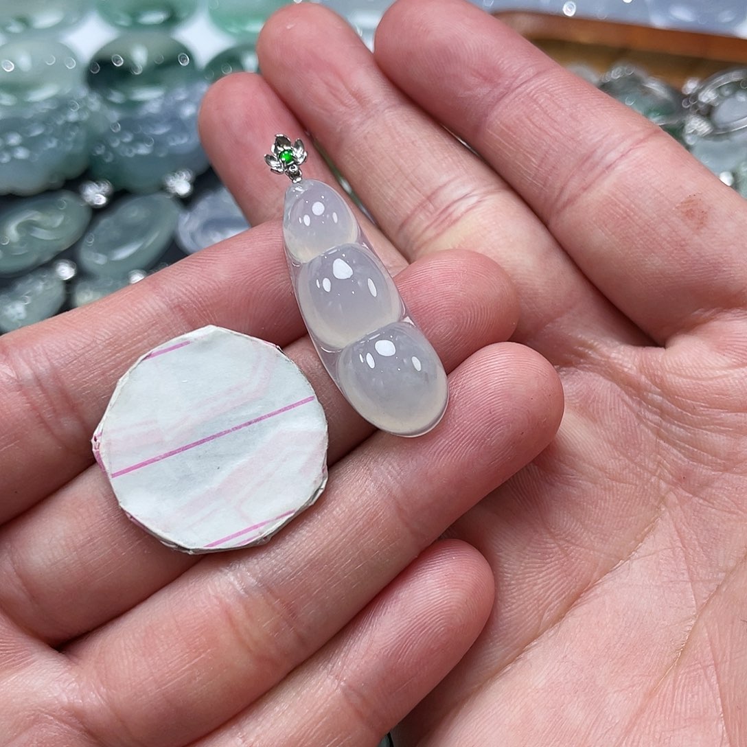 林****翡翠18K金镶嵌颈饰