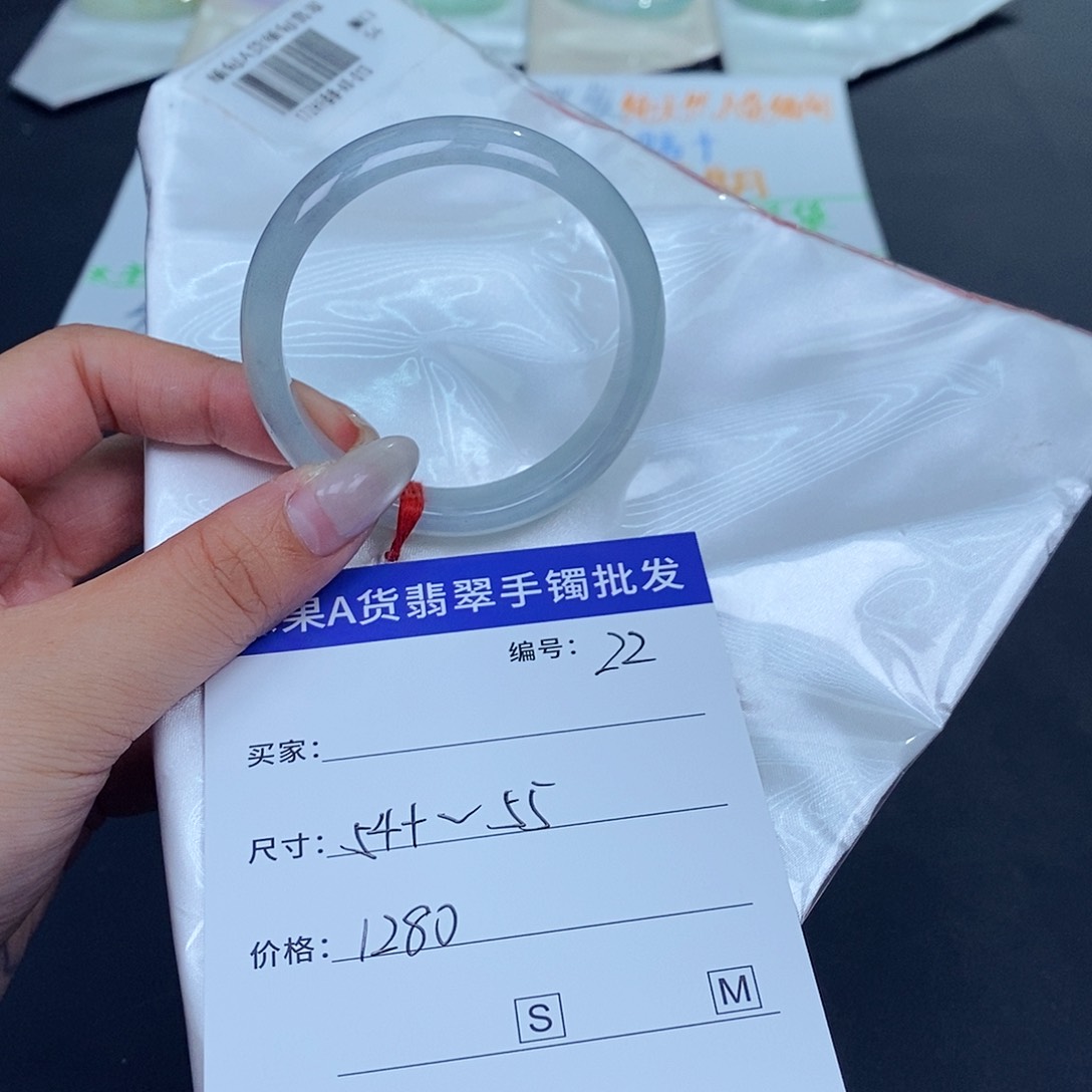 翡翠手镯未镶嵌百元手镯默认瑕疵