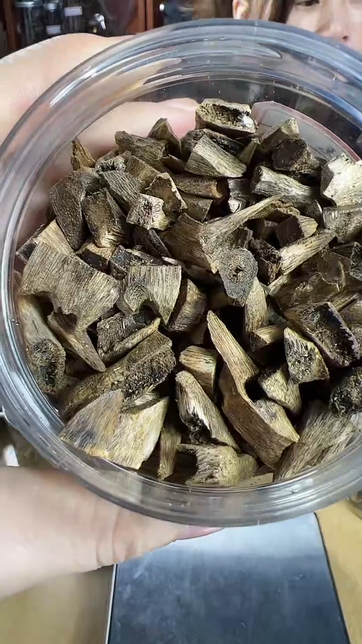 【闪购商品】奇楠块料100克 东江绿