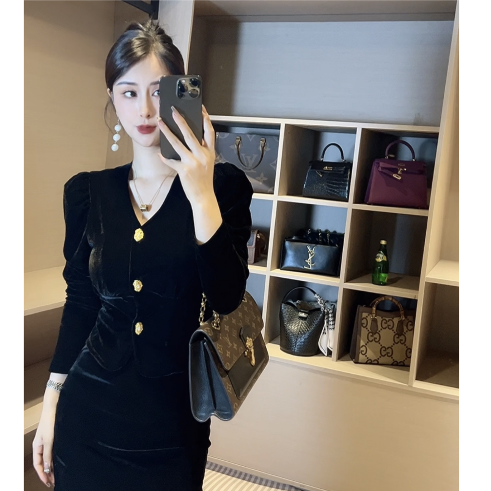 早秋新款2025长袖时尚名媛显瘦设计感气质丝绒上衣1825