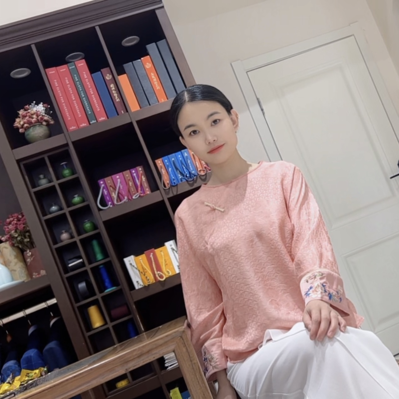 草木染真丝花萝袖口刺绣上衣新中式