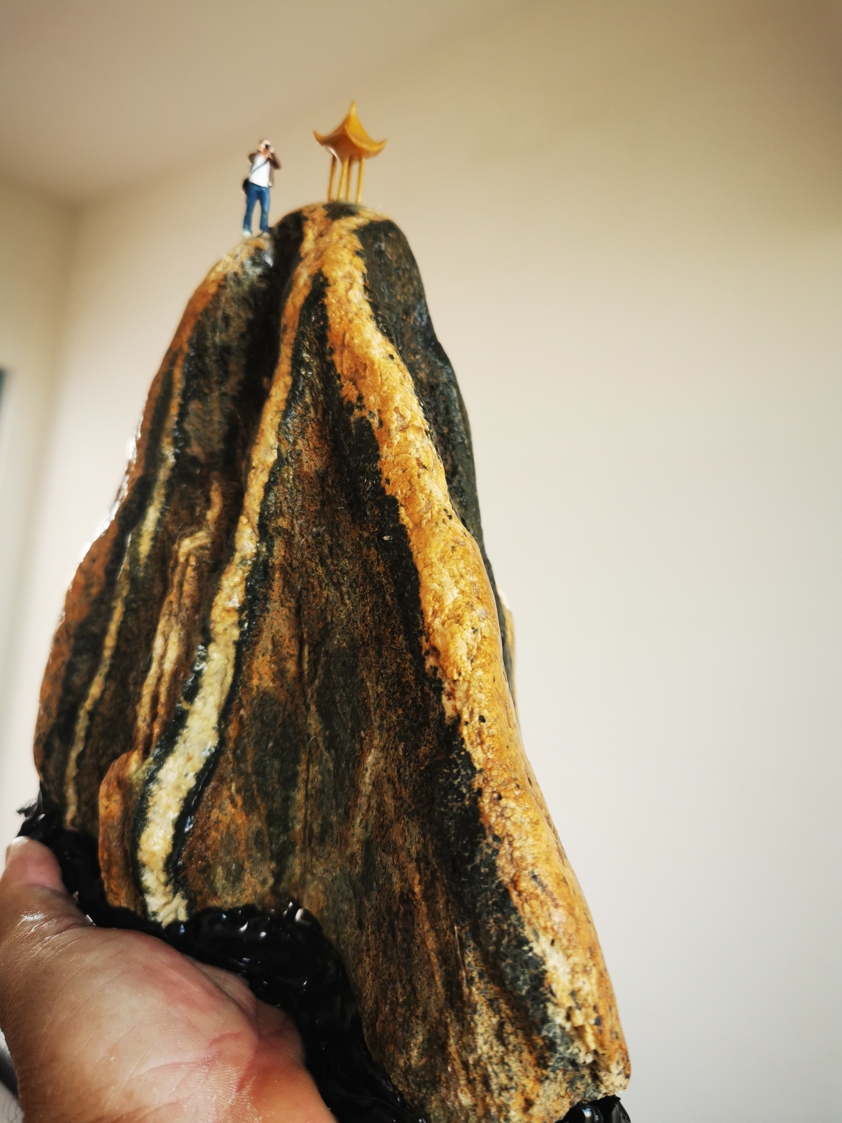 靠山石小摆件，高二十五公分宽二十