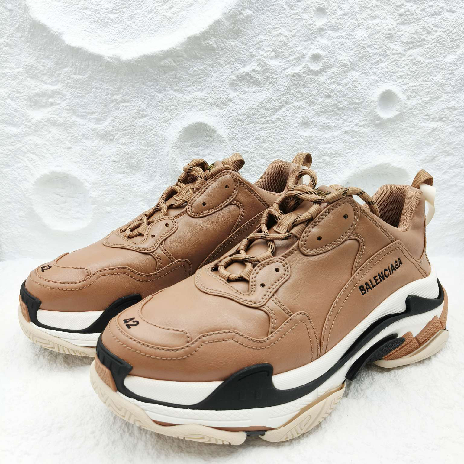 巴黎世家/棕色皮款老爹鞋/42码/非全新