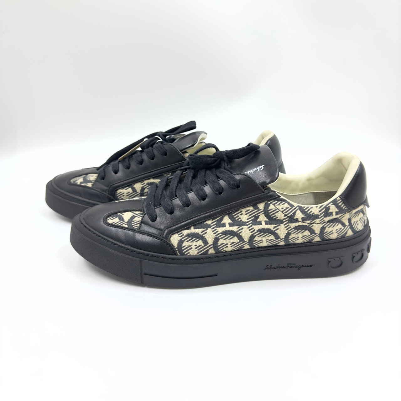 菲拉格慕/10码/44码/刺绣拼皮板鞋/非全新