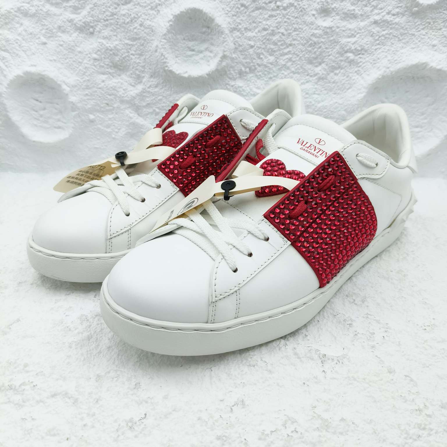 95新 Valentino/华伦天奴 41.5码情人节限定小白鞋