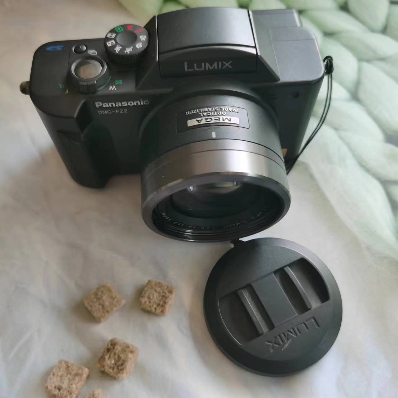 9新 Panasonic/松下 DMC-FZ2带盒200万像素12倍光学变焦NO退NO换
